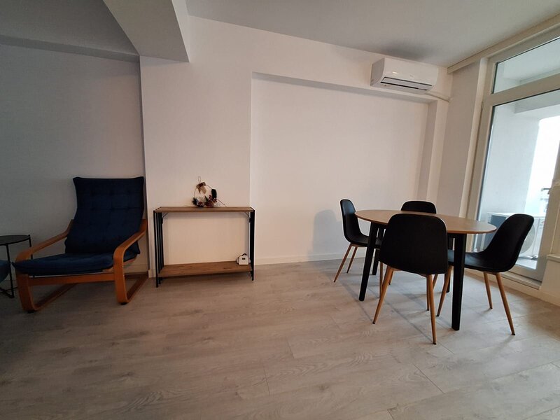 Apartament 2 cam 62mp, Metrou Timpuri Noi